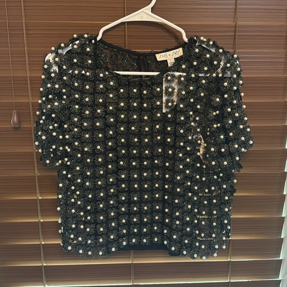 Pearl Detail Top - Picture 2 of 2